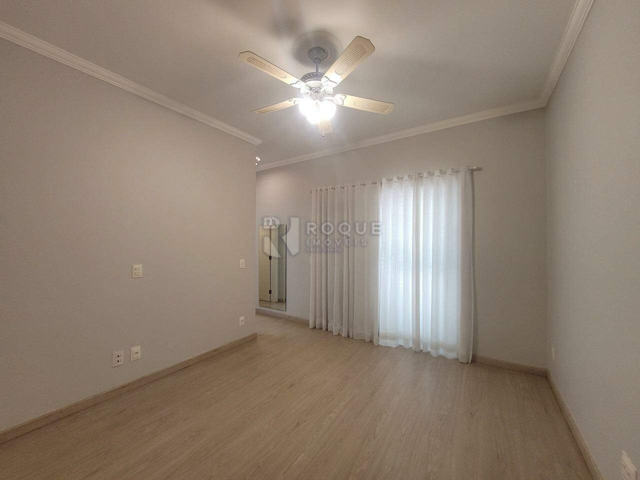Casa em condomínio à venda no bairro Residencial Greville: Dormitório 1 suíte