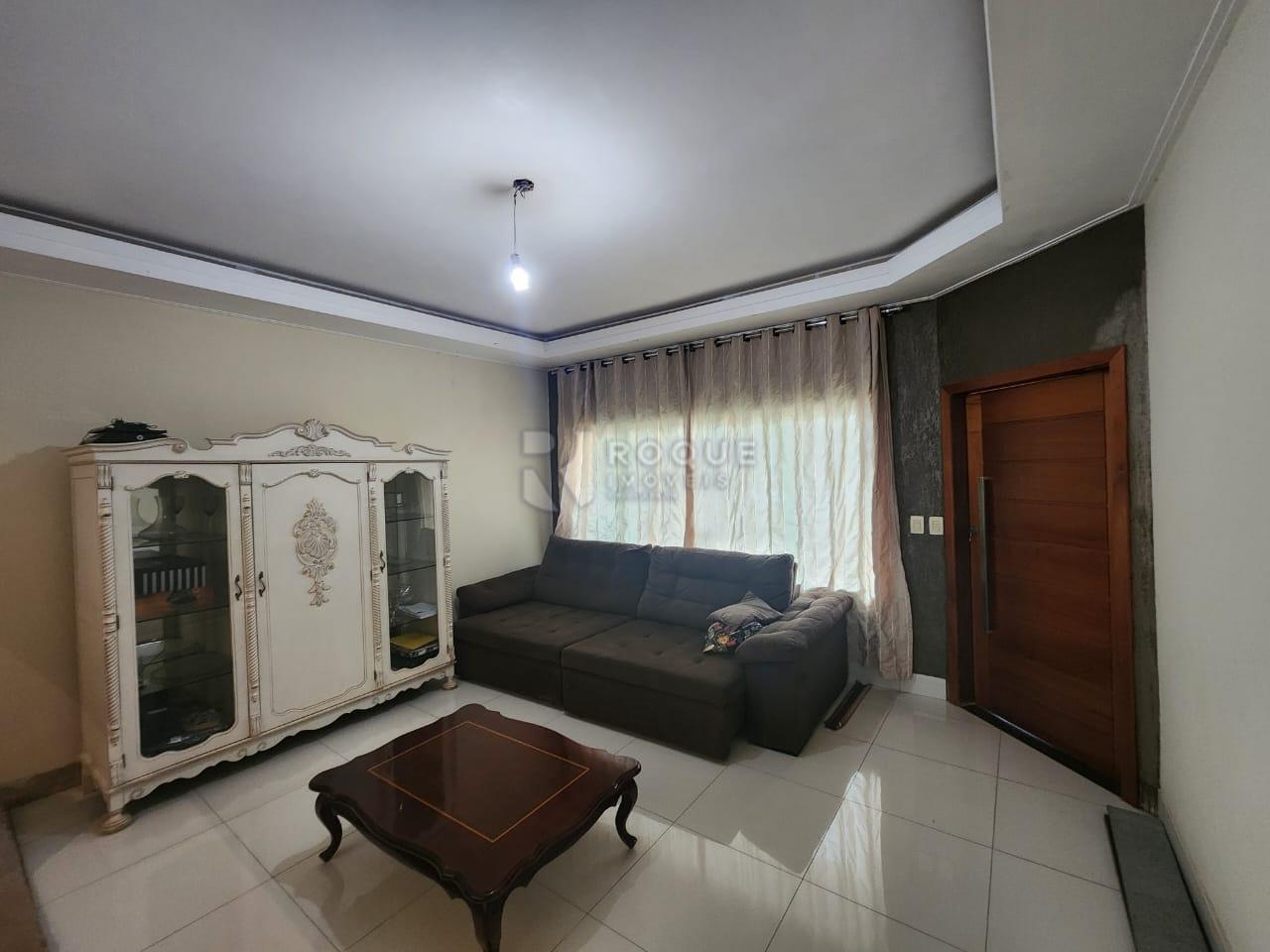 Casa em condomínio à venda no bairro Parque Residencial Roland 2: Sala de estar