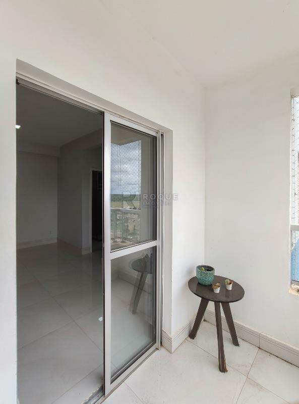 Apartamento para aluguel no bairro Chácaras Antonieta: Sacada 