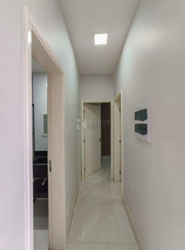 Apartamento para aluguel no bairro Chácaras Antonieta: Hall 