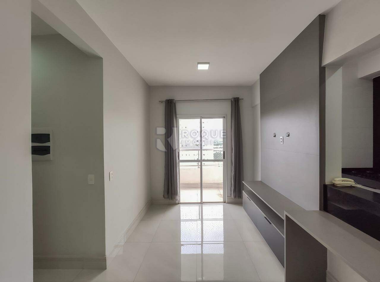 Apartamento para aluguel no bairro Chácaras Antonieta: Sala 
