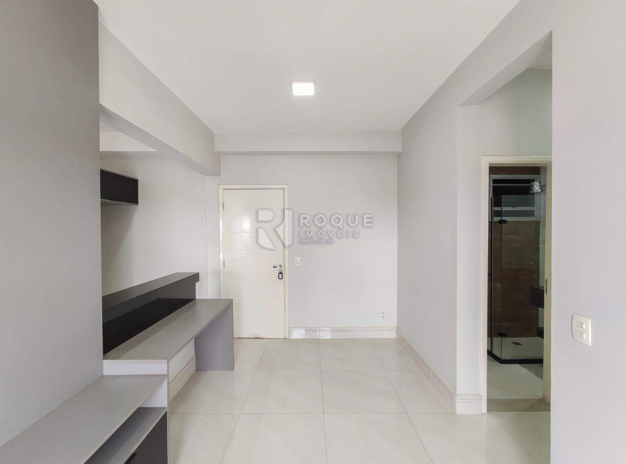 Apartamento para aluguel no bairro Chácaras Antonieta: Sala 