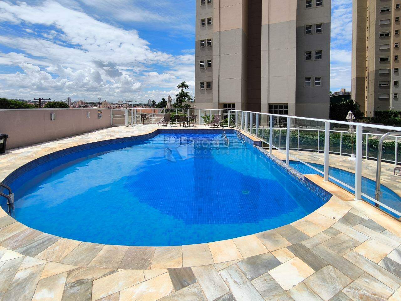 Apartamento à venda no bairro Vila Primavera: PISCINA