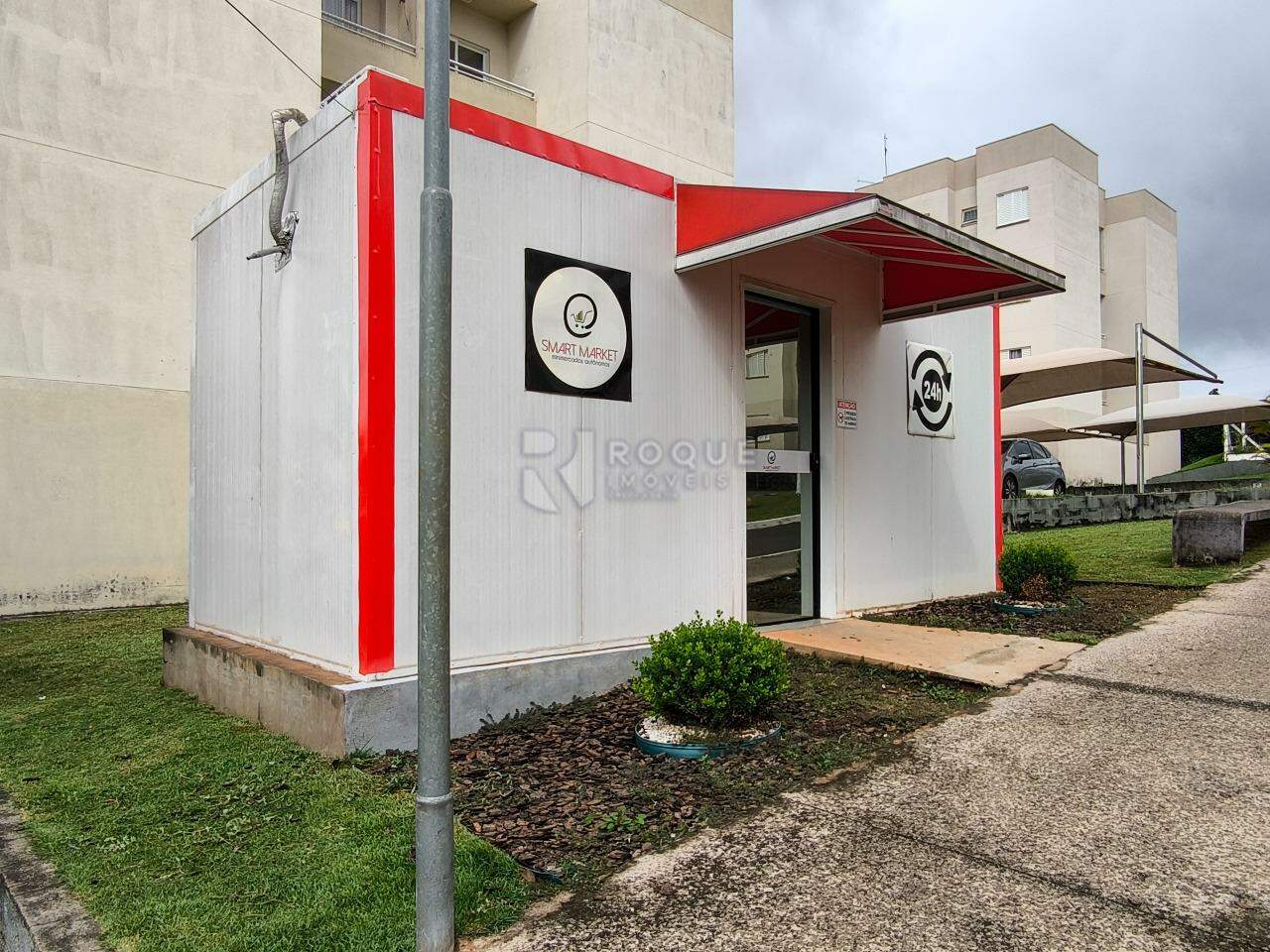 Apartamento à venda no bairro Vila Queiroz: MERCADO