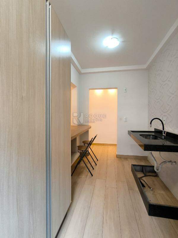 Apartamento à venda no bairro Vila Queiroz: COZINHA