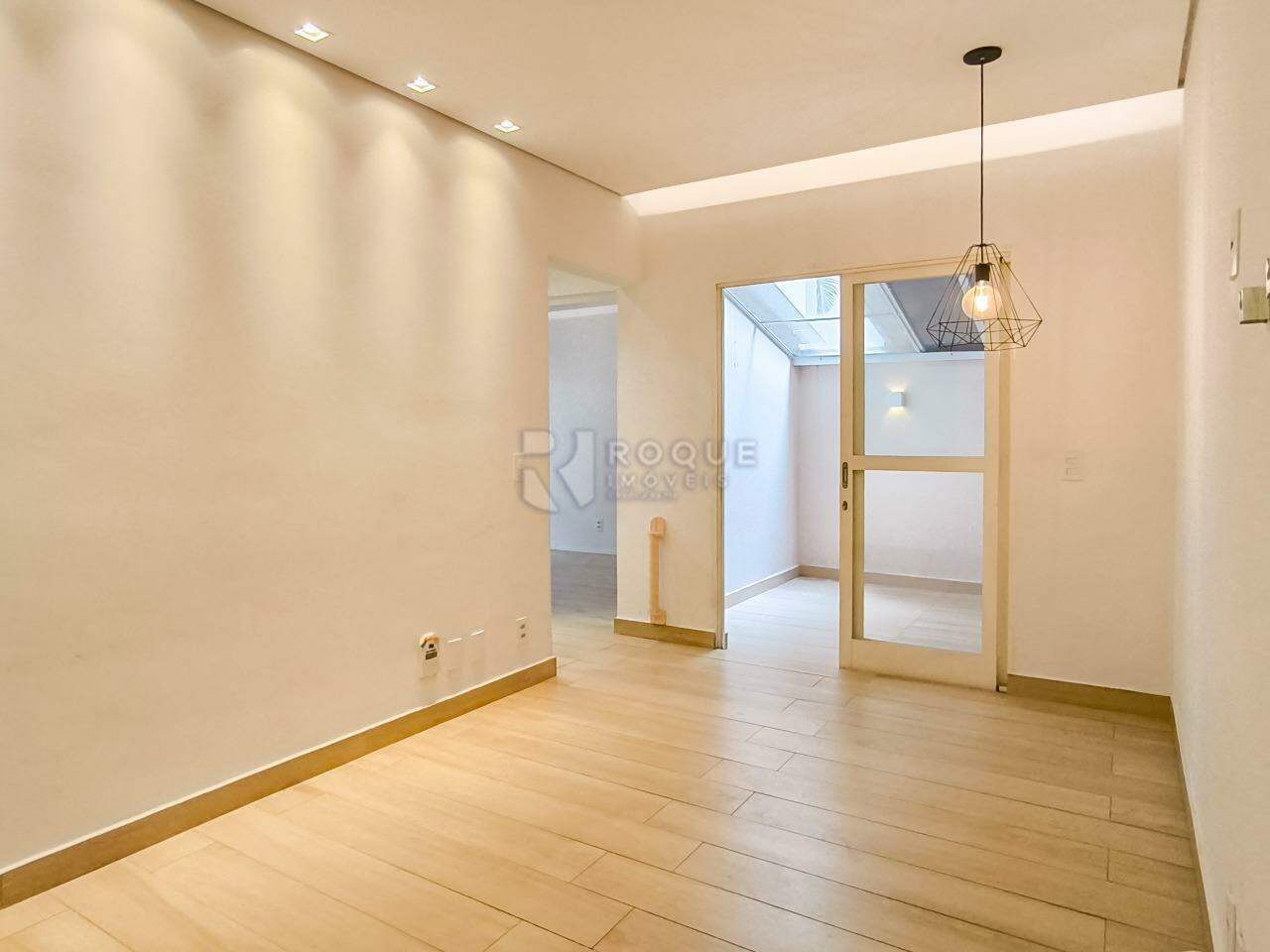 Apartamento à venda no bairro Vila Queiroz: SALA DE ESTAR