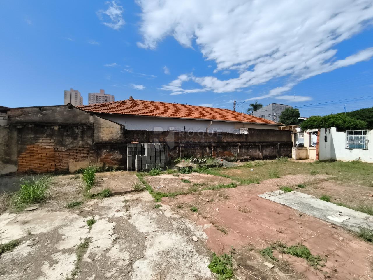 Terreno à venda no bairro Vila Paulista: METADE