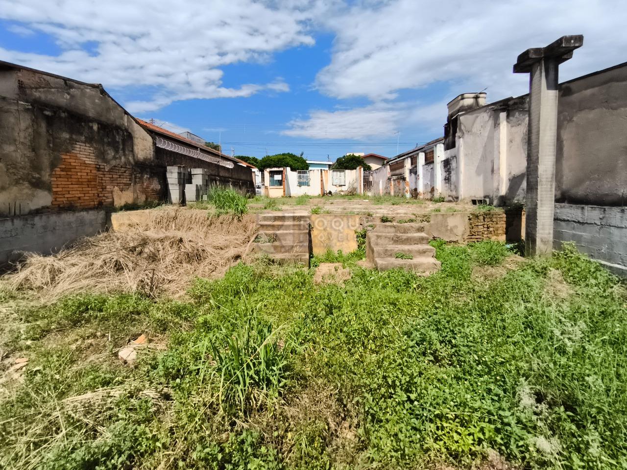 Terreno à venda no bairro Vila Paulista: INTEIRO