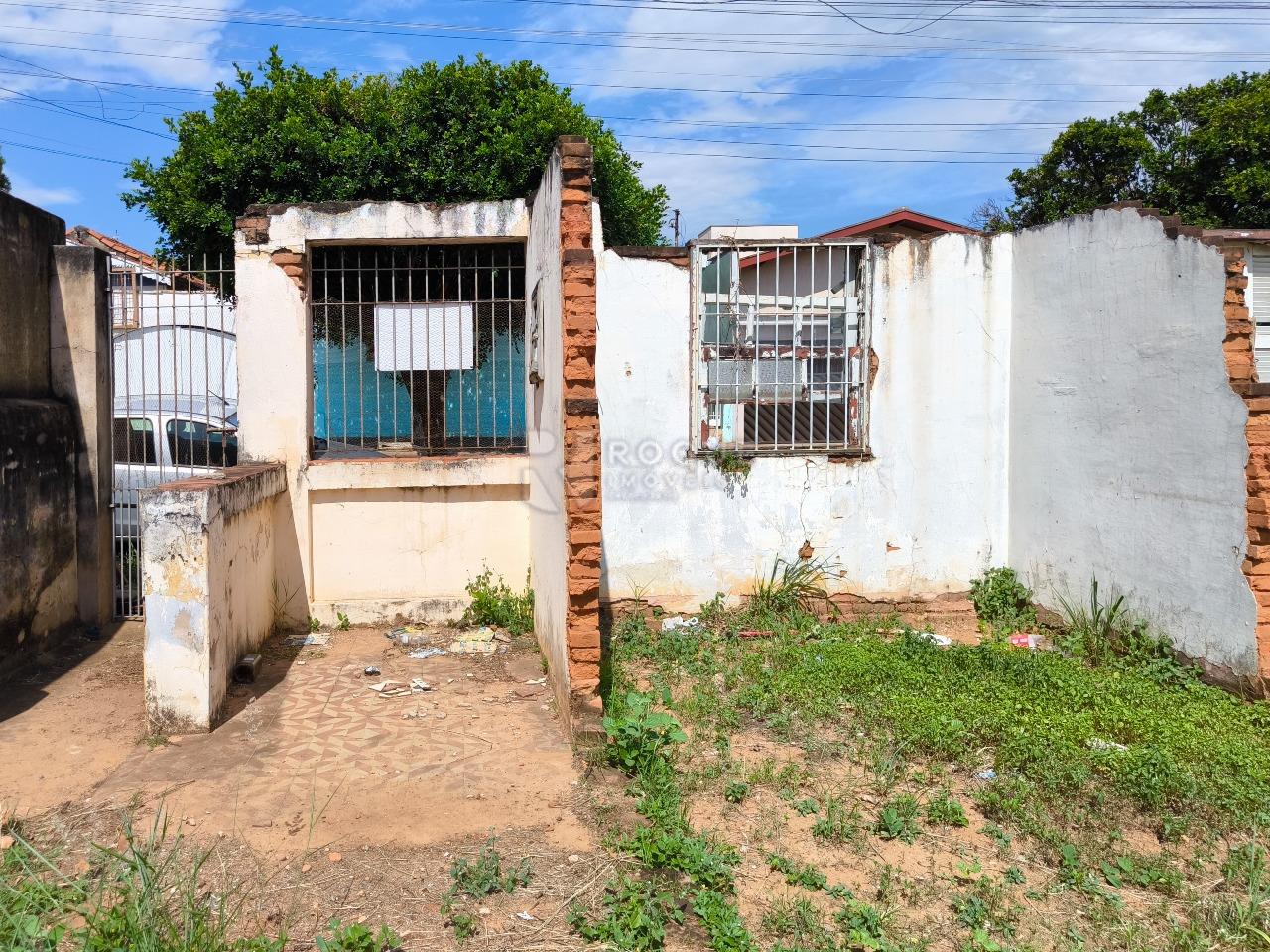 Terreno à venda no bairro Vila Paulista: METADE