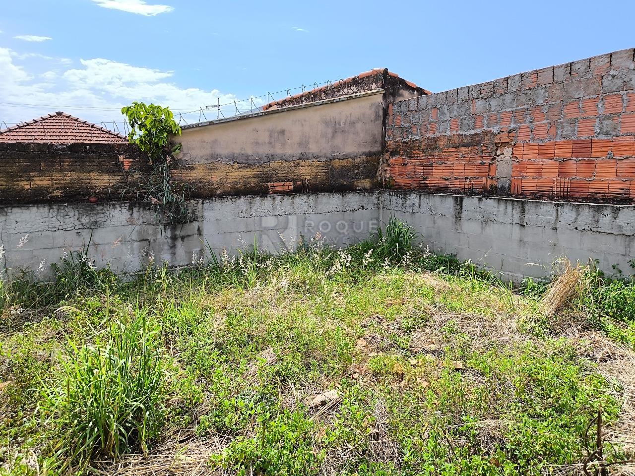 Terreno à venda no bairro Vila Paulista: METADE