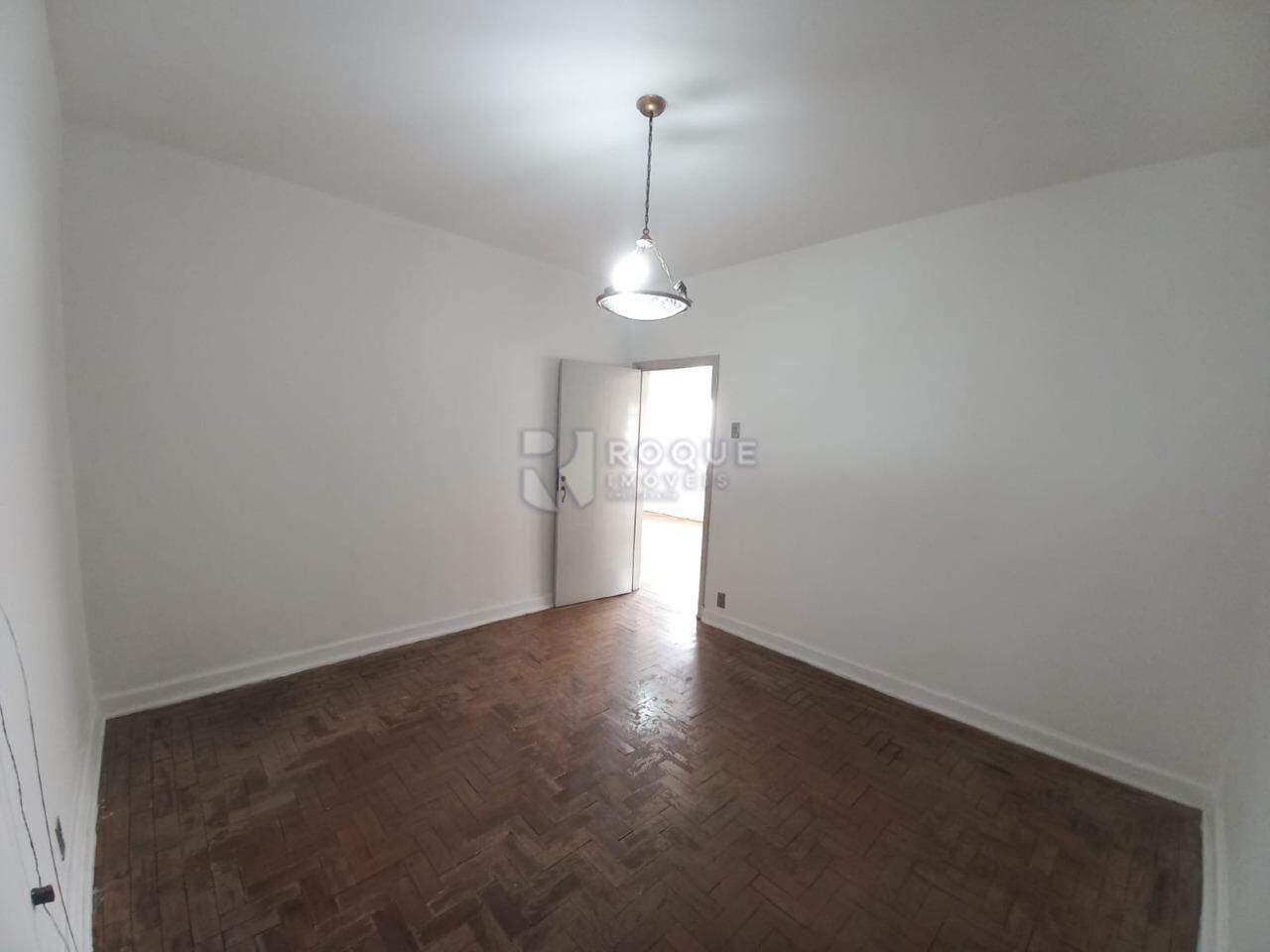 Casa Residencial à venda no bairro Centro: