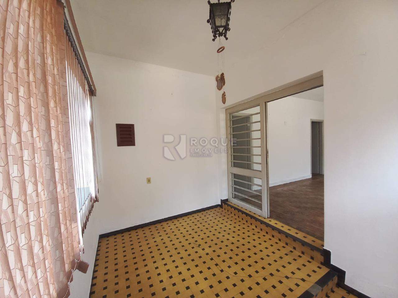 Casa Residencial à venda no bairro Centro: