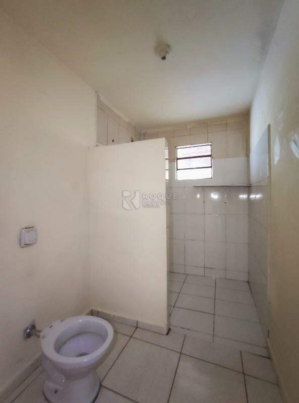 Chácara para aluguel no bairro Jardim Lagoa Nova: WC social 
