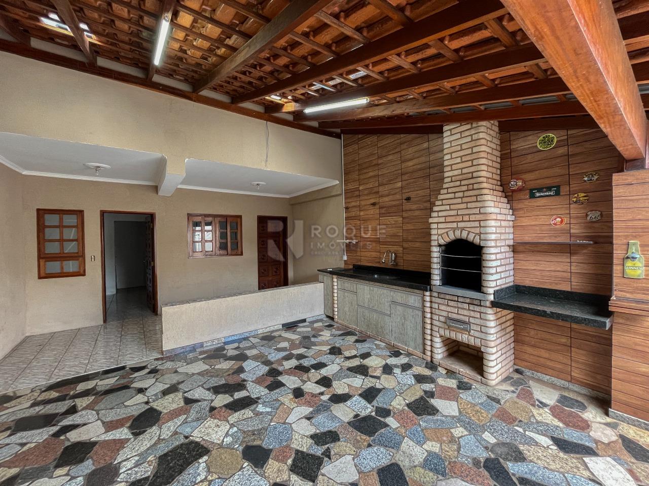 Casa Residencial à venda no bairro Parque Residencial Belinha Ometto: Churrasqueira / frente 