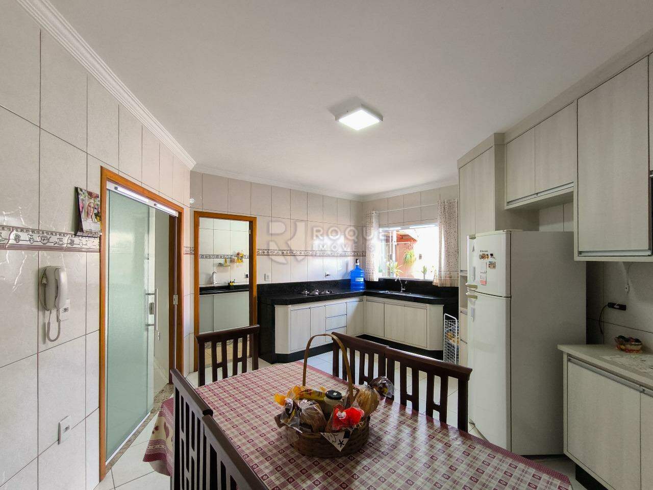 Casa Residencial à venda no bairro JARDIM MORRO AZUL: COZINHA