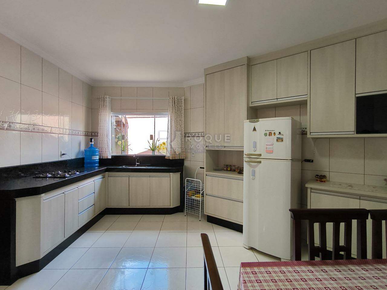 Casa Residencial à venda no bairro JARDIM MORRO AZUL: COZINHA