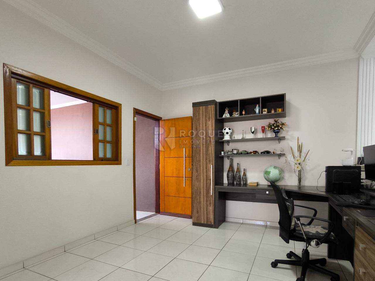 Casa Residencial à venda no bairro JARDIM MORRO AZUL: ESCRITÓRIO