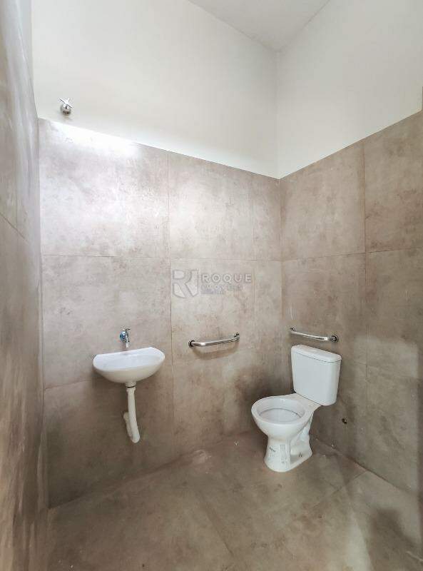 Barracão/Galpão para aluguel no bairro Jardim Glória: WC social 1