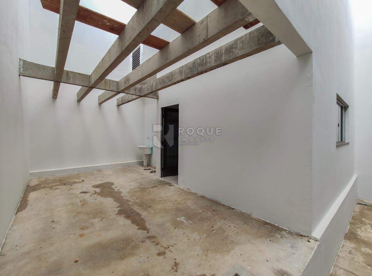 Barracão/Galpão para aluguel no bairro Jardim Glória: Área de serviço 