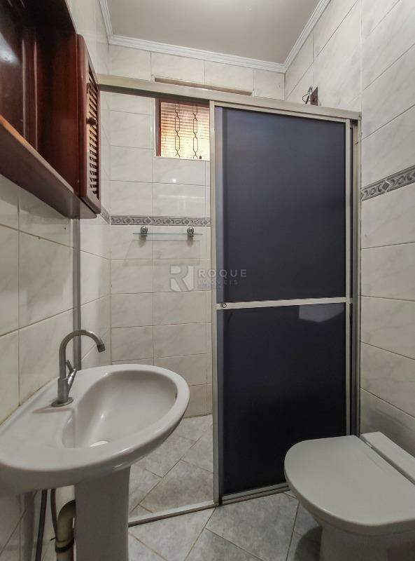 Casa Residencial para aluguel no bairro Jardim Gustavo Peccinini: WC social 