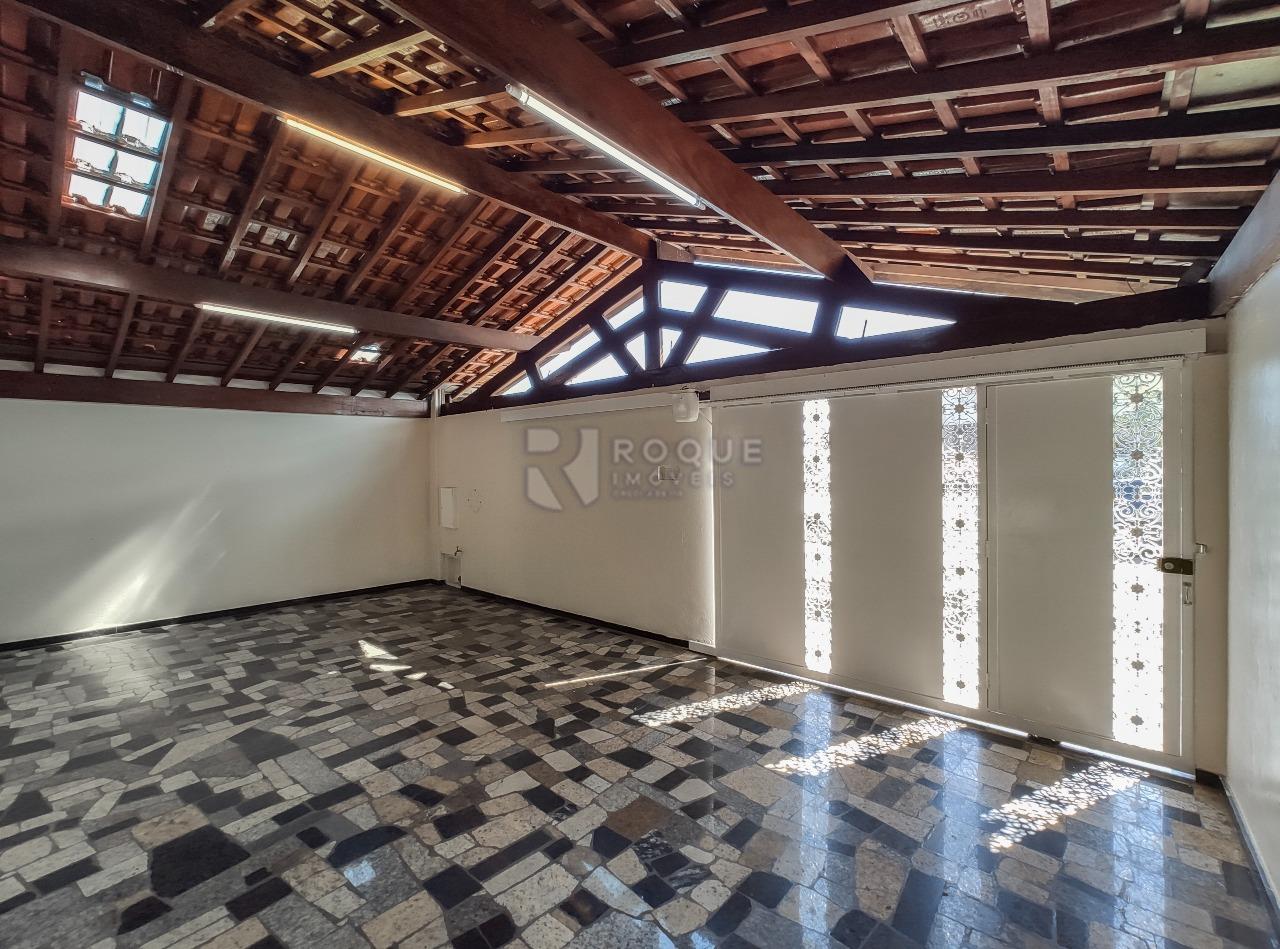 Casa Residencial para aluguel no bairro Jardim Residencial Roseira: Garagem