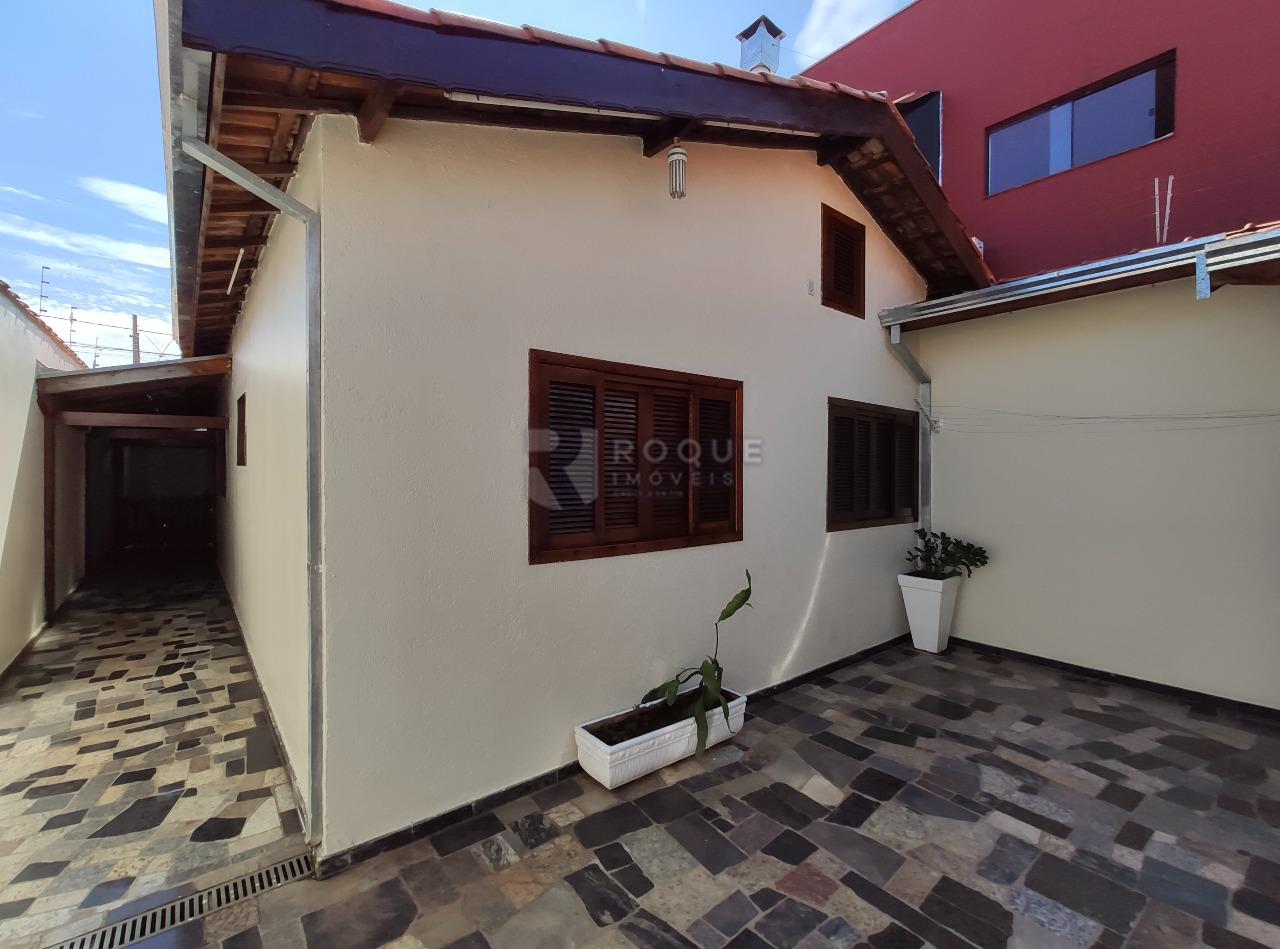 Casa Residencial para aluguel no bairro Jardim Residencial Roseira: Fundo 