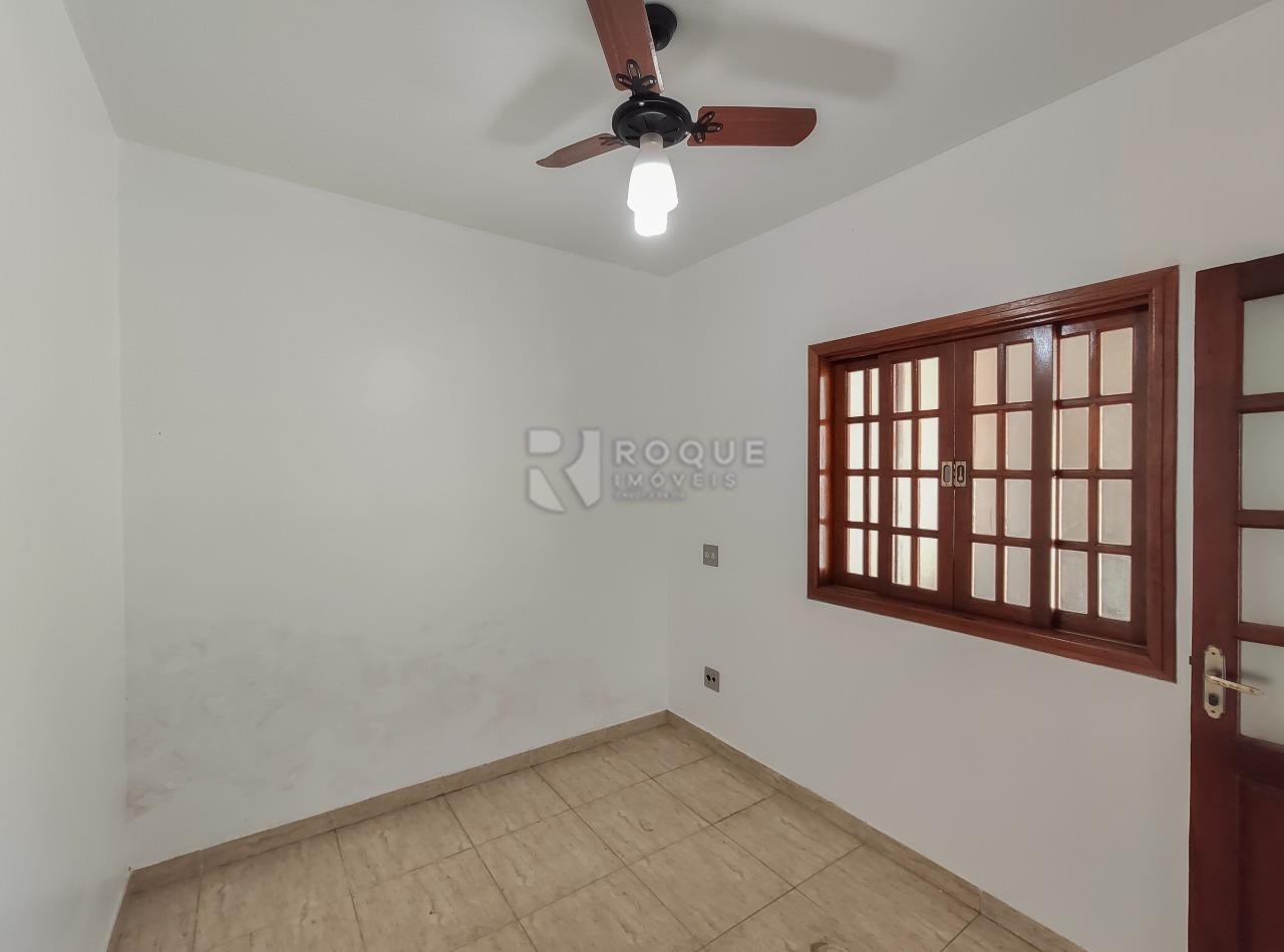 Casa Residencial para aluguel no bairro Jardim Residencial Roseira: Dormitório fundo