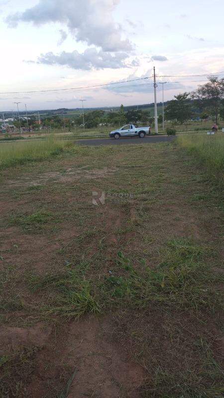 Terreno à venda no bairro Jardim Campo Verde II: 