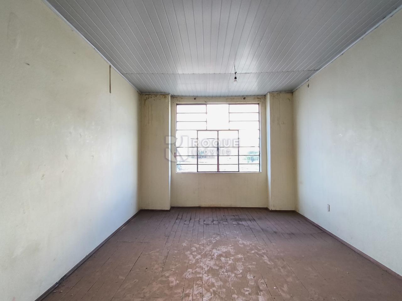 Casa Comercial à venda no bairro Centro: SALÃO