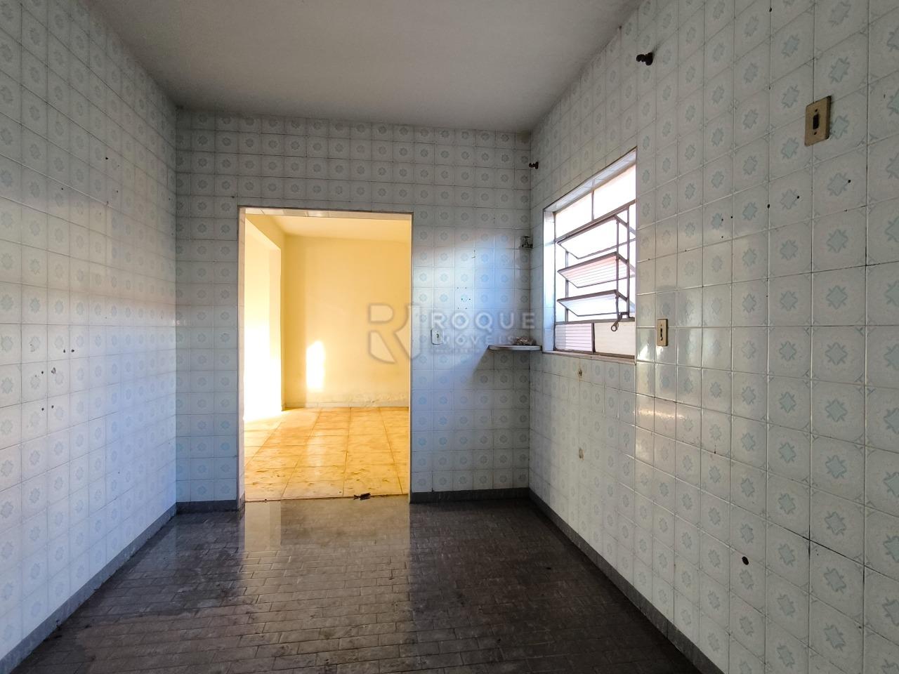 Casa Comercial à venda no bairro Centro: COZINHA