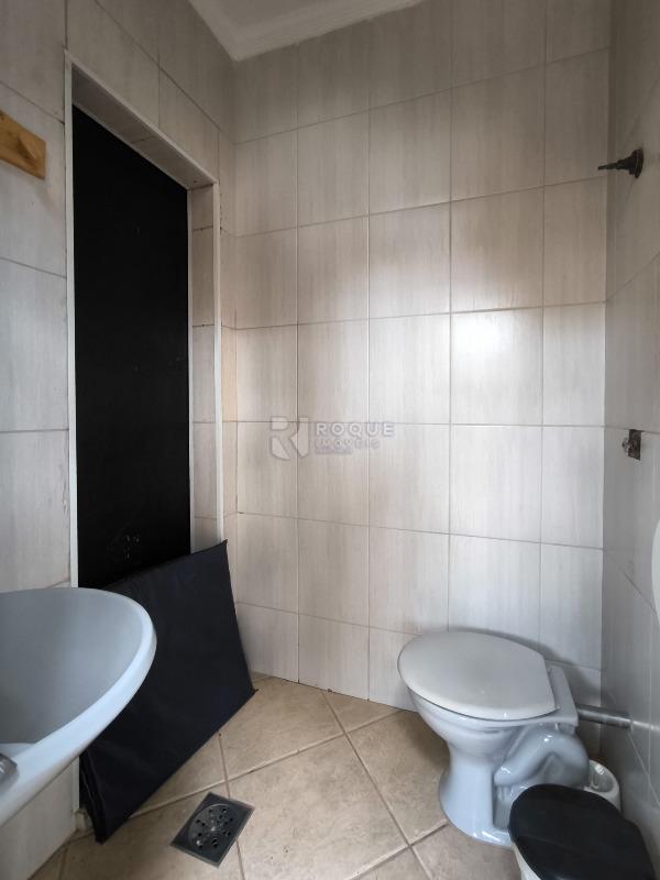 Chácara à venda no bairro Jardim do Lago: BANHEIRO EXTERNO