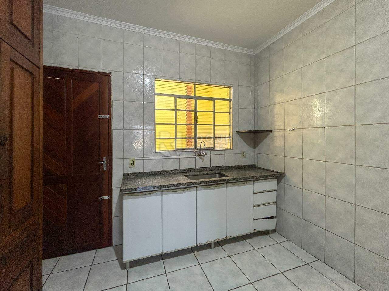 Casa Residencial para aluguel no bairro Jardim Ouro Verde: Cozinha 