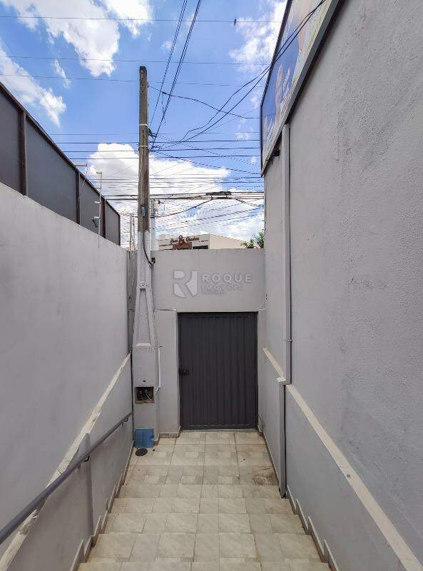 Casa Comercial para aluguel no bairro Boa Vista: Corredor de Acesso 