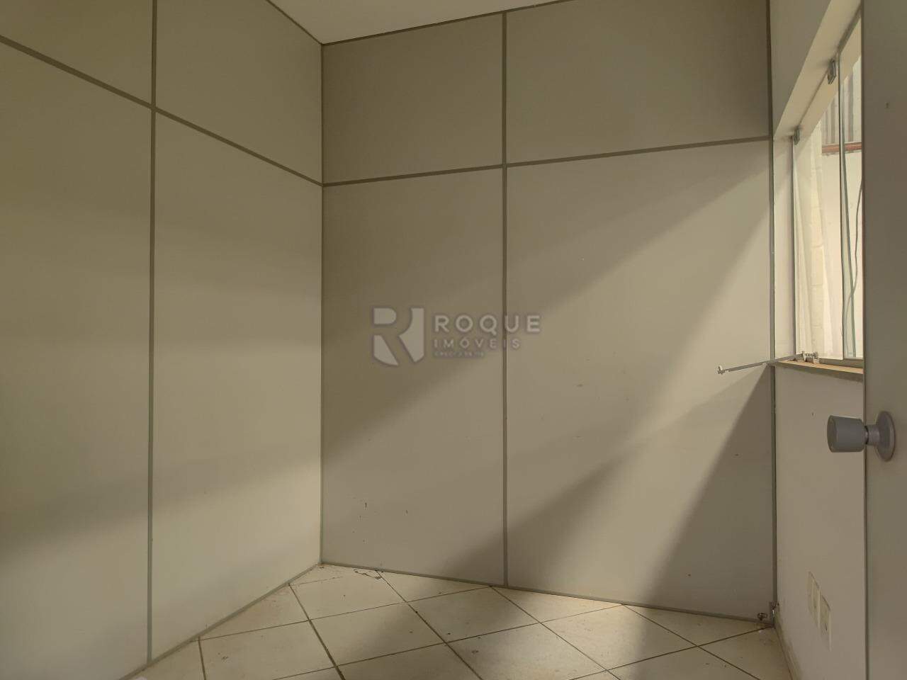 Barracão/Galpão para aluguel no bairro Luis Ometto: Sala 01 piso térreo