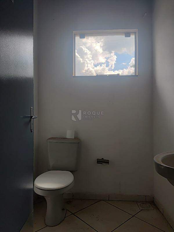 Barracão/Galpão para aluguel no bairro Luis Ometto: Wc social 02 piso térreo