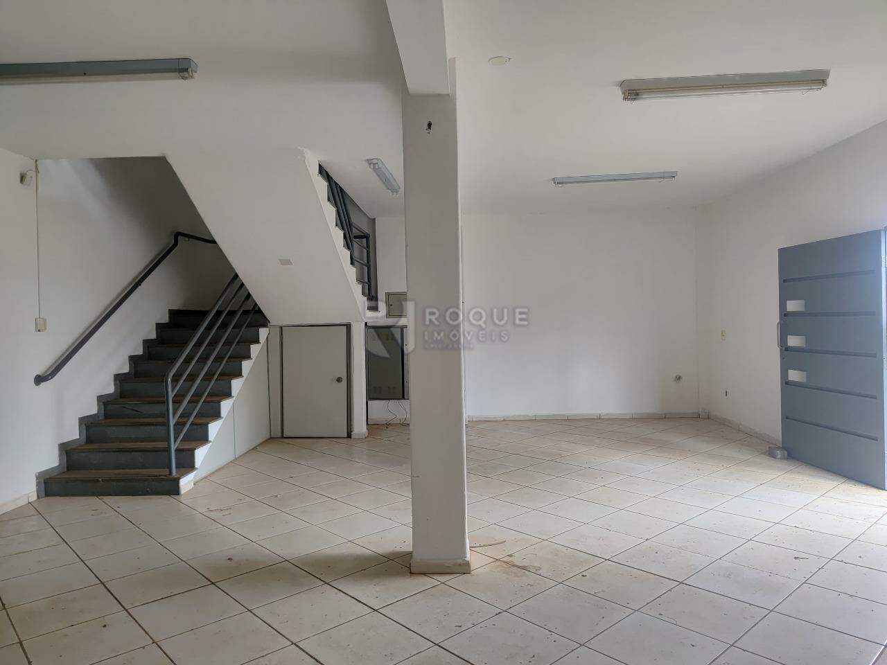 Barracão/Galpão para aluguel no bairro Luis Ometto: Sala 01 piso térreo