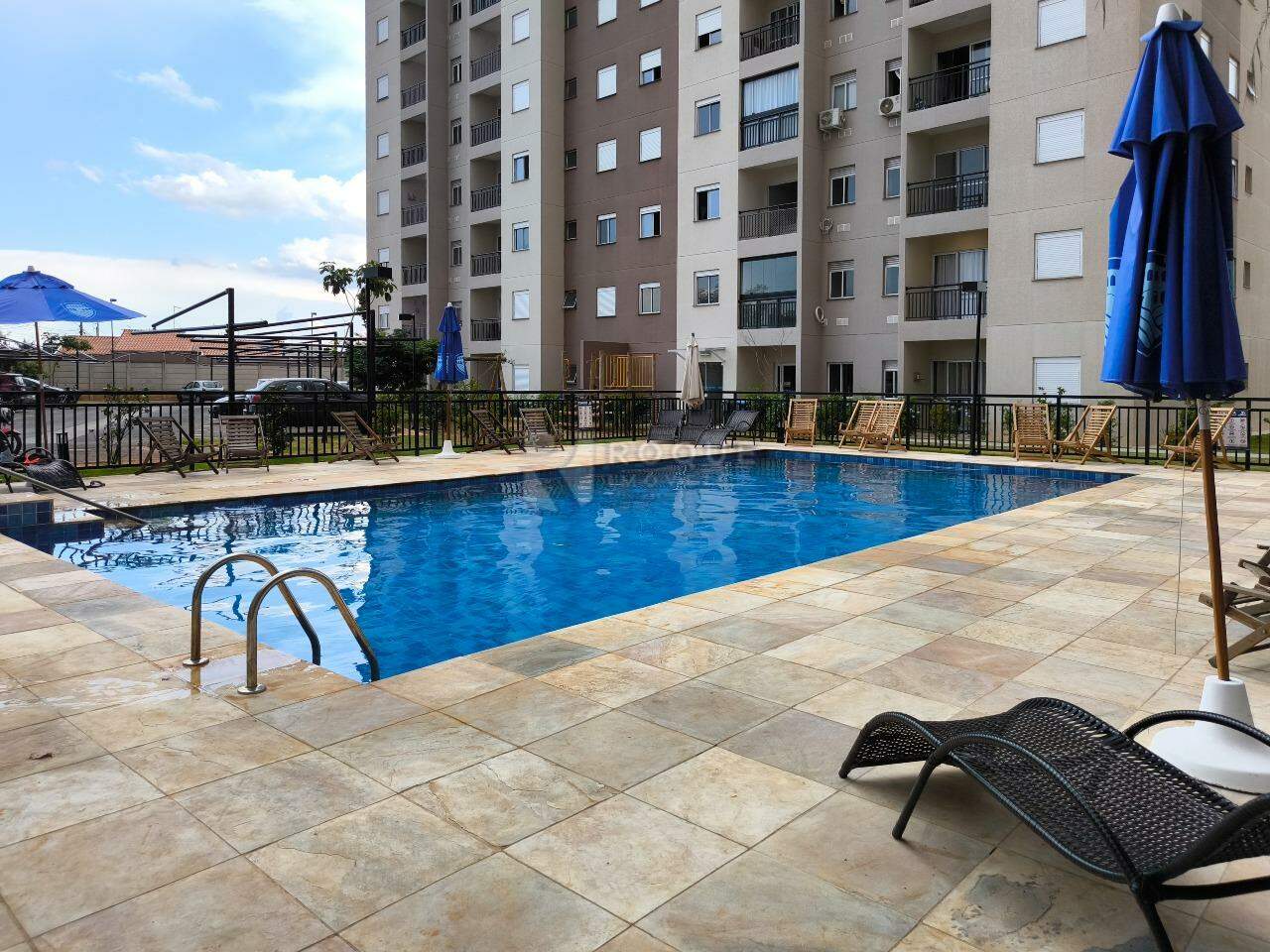 Apartamento à venda no bairro Jardim do Lago: PISCINA