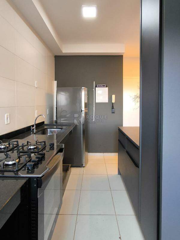 Apartamento à venda no bairro Jardim do Lago: COZINHA