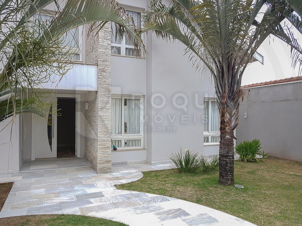 Casa Residencial à venda no bairro Vila Santana : Fachada 