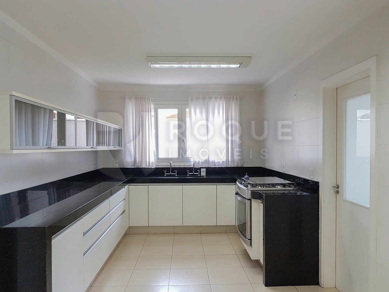Casa Residencial à venda no bairro Vila Santana : Cozinha 