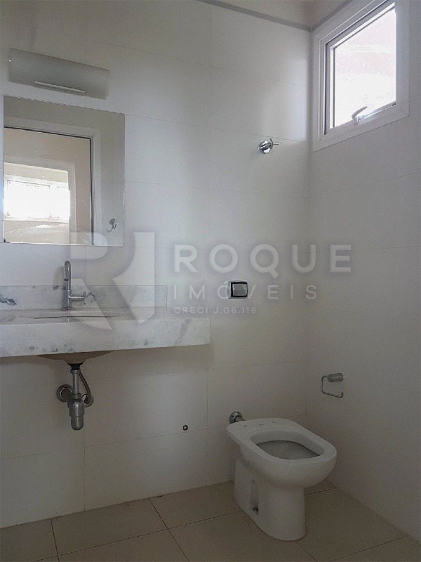 Casa Residencial à venda no bairro Vila Santana : WC externo 