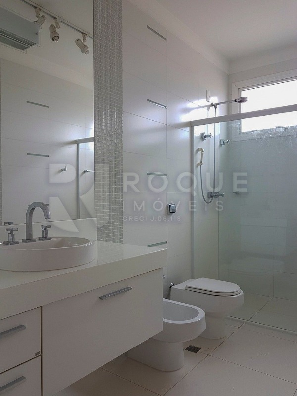 Casa Residencial à venda no bairro Vila Santana : WC Suíte 