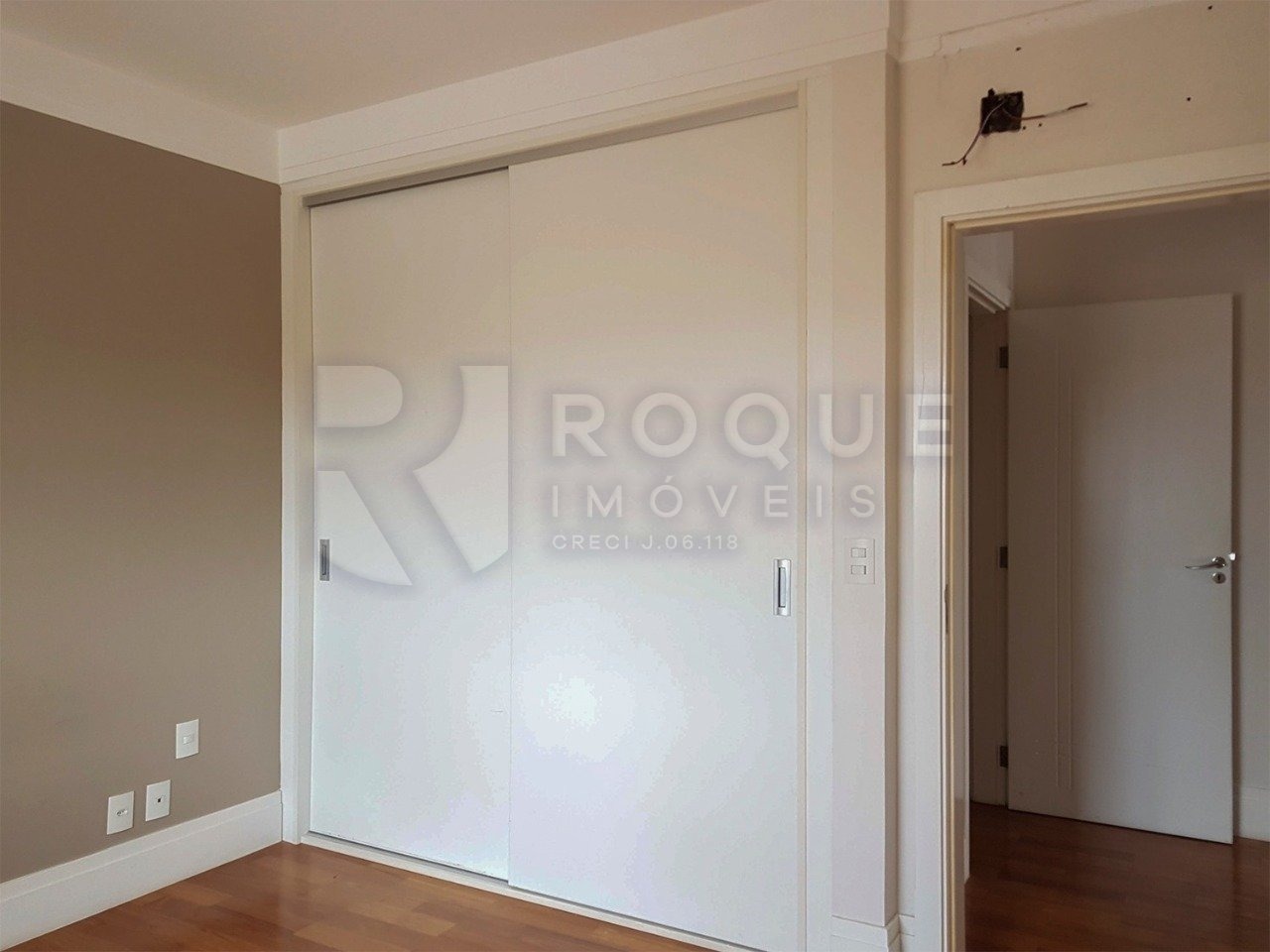 Casa Residencial à venda no bairro Vila Santana : Suíte 