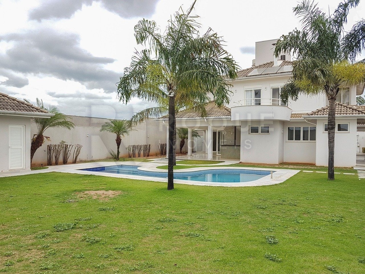 Casa Residencial à venda no bairro Vila Santana : Área externa 