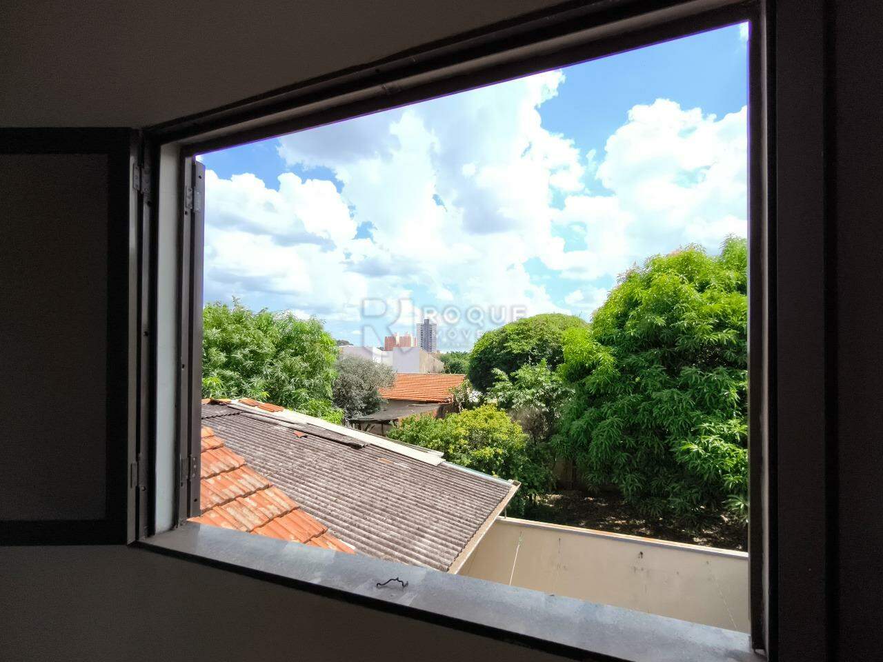 Casa Residencial à venda no bairro Vila Queiroz: VISTA PARCIAL CASA 2
