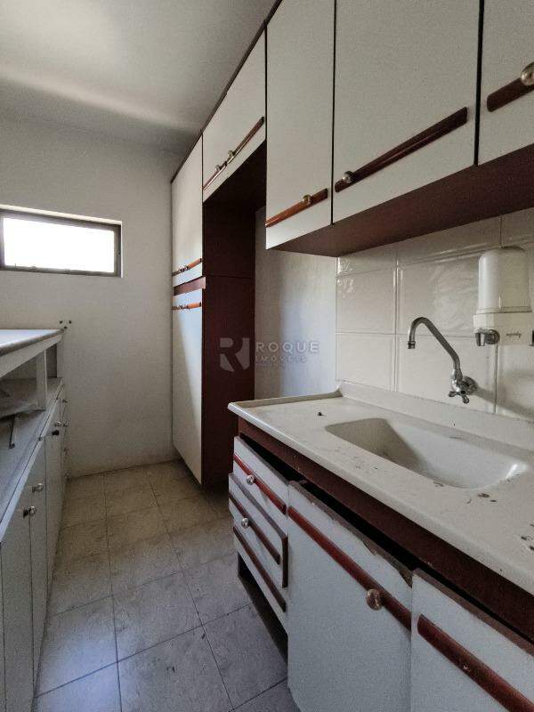 Casa Residencial à venda no bairro Vila Queiroz: COZINHA CASA 2