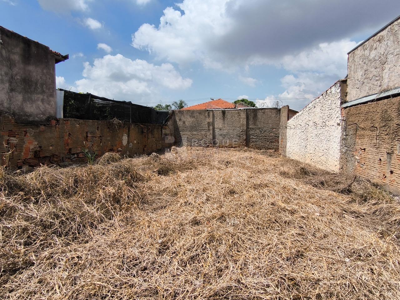 Terreno à venda no bairro Boa Vista: FUNDOS