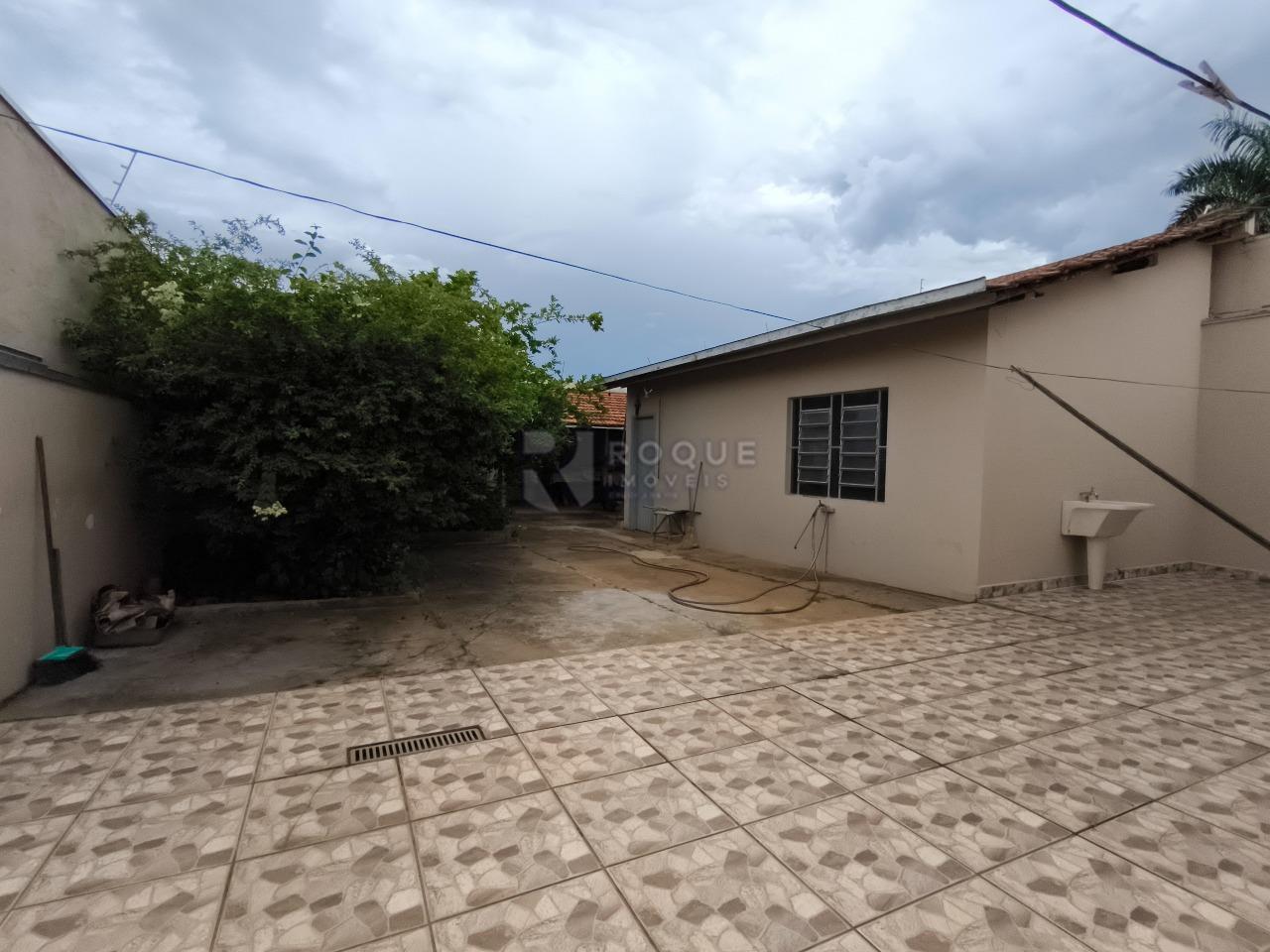 Casa Residencial à venda no bairro Vila Cristovam: QUINTAL