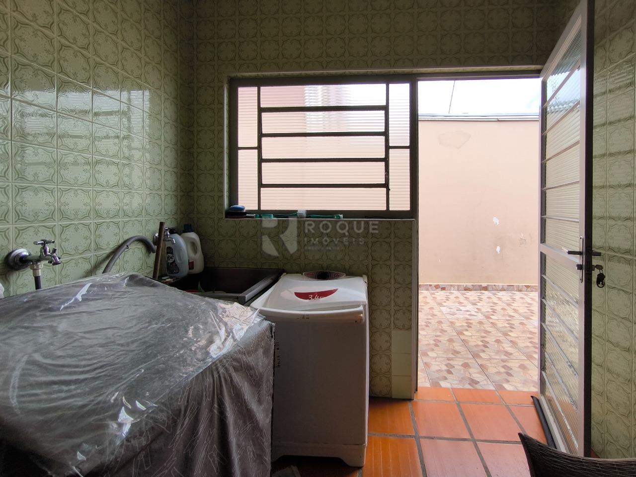 Casa Residencial à venda no bairro Vila Cristovam: LAVANDERIA