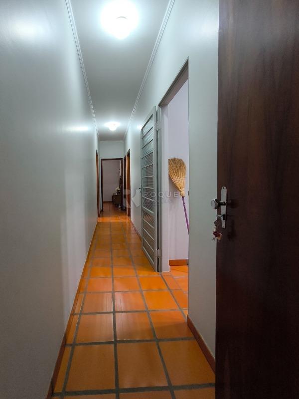 Casa Residencial à venda no bairro Vila Cristovam: CORREDOR INTERNO